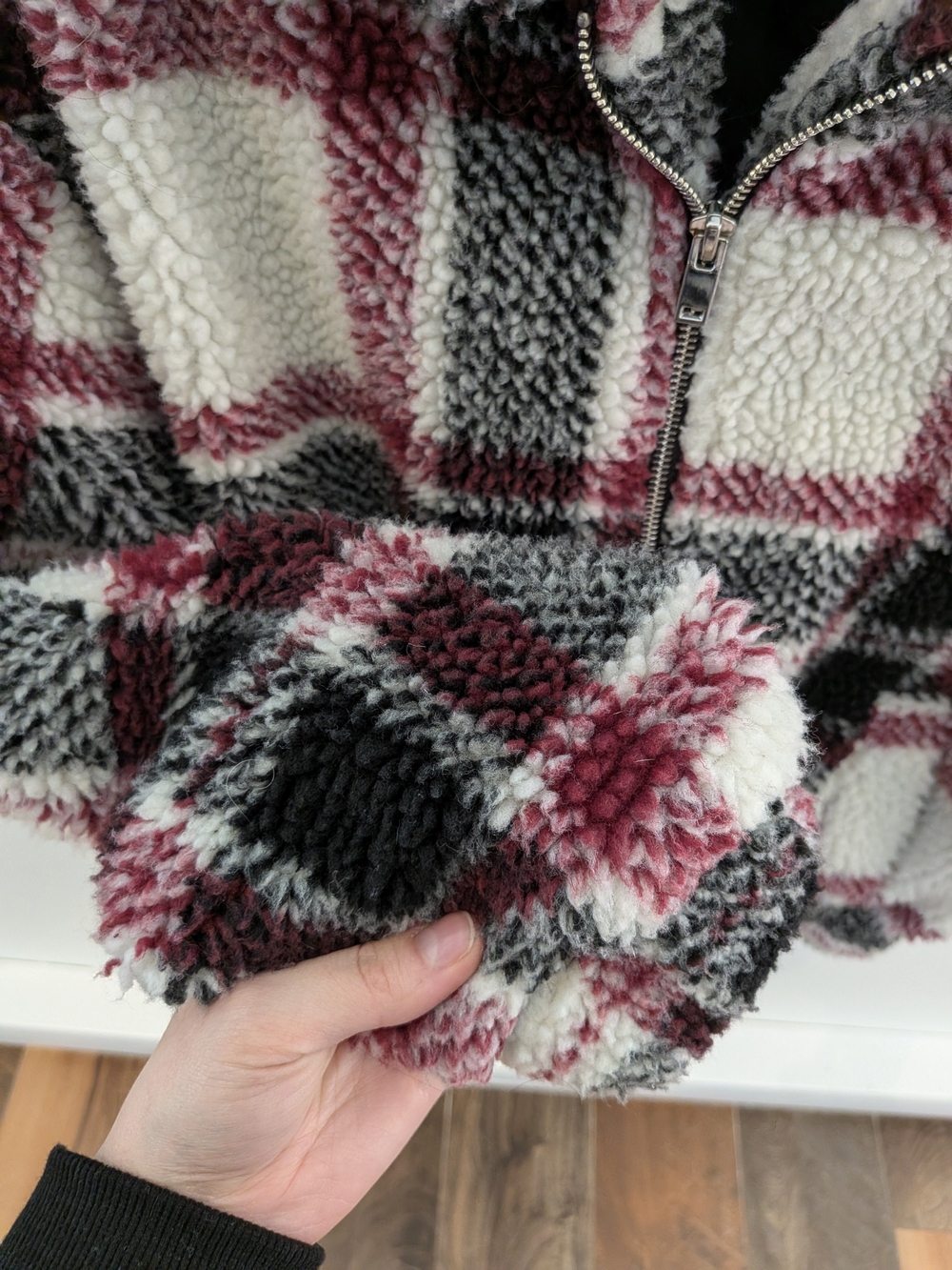 Urban Heritage Plush Sherpa Plaid Jacket in White, Black & Burgundy - Picture 4 of 5